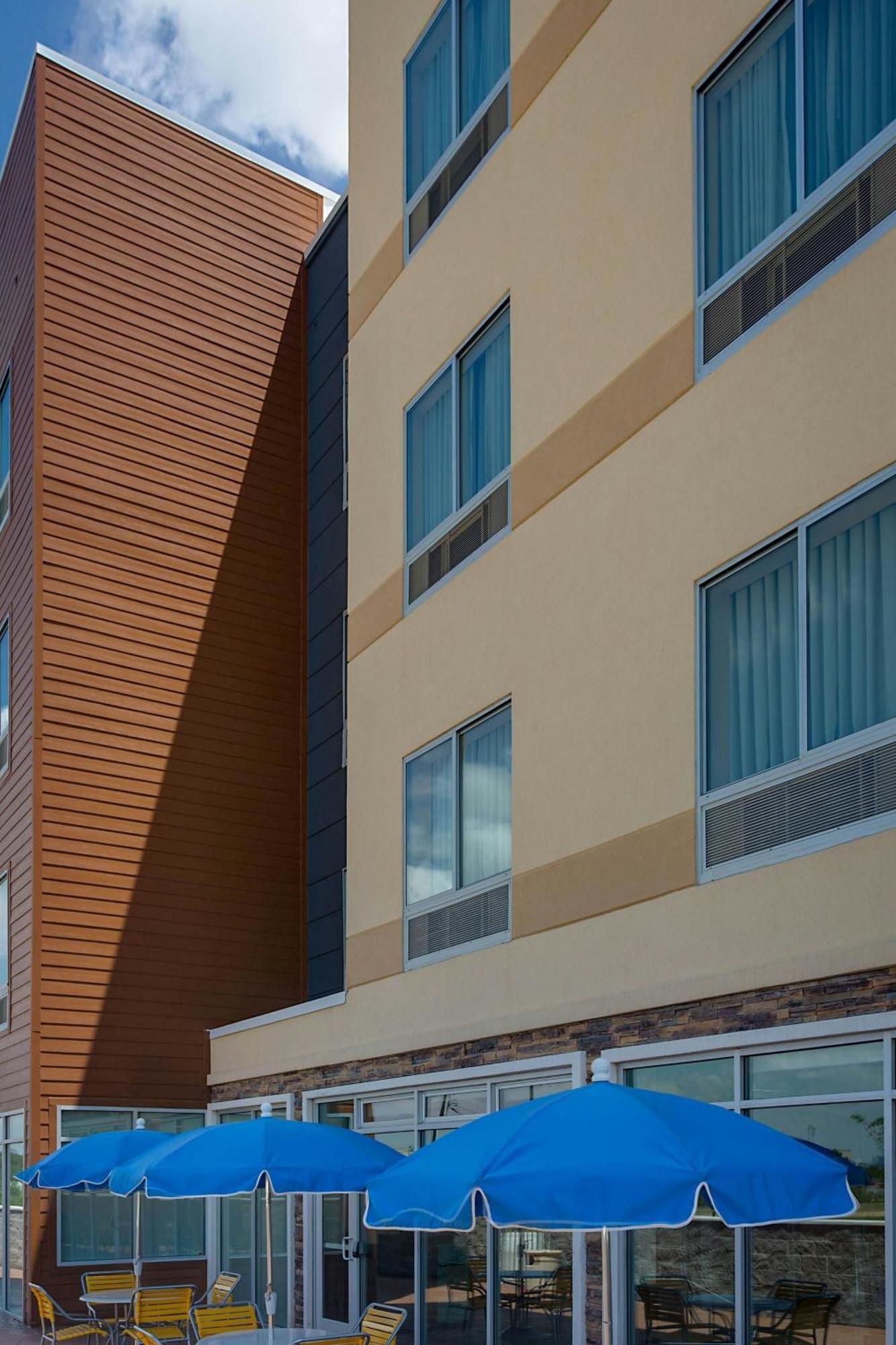 Fairfield Inn & Suites Dallas West / I-30 Exterior foto