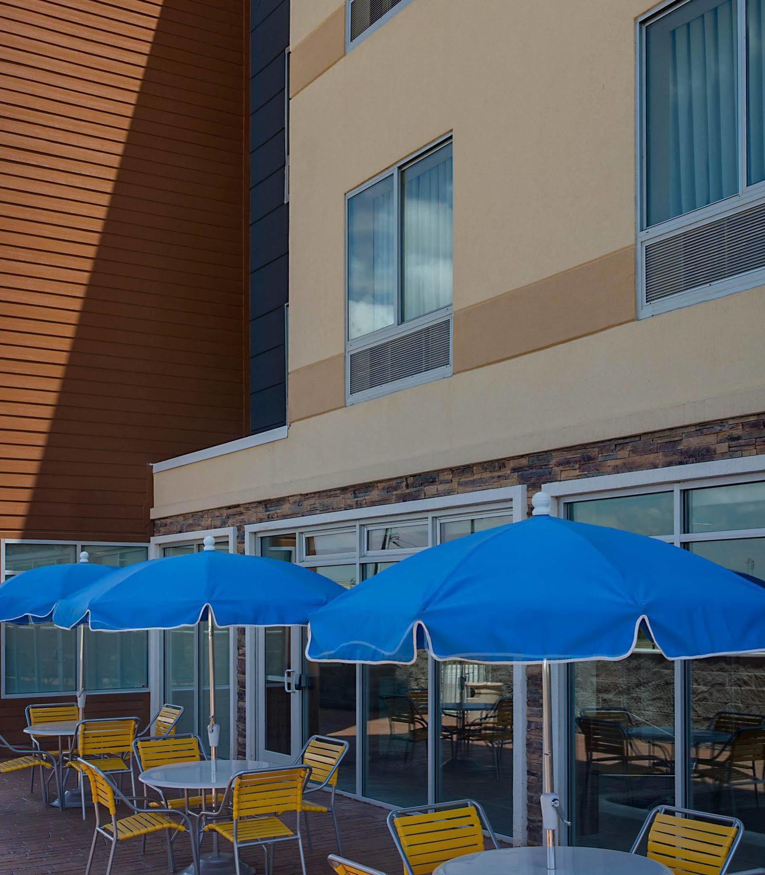 Fairfield Inn & Suites Dallas West / I-30 Exterior foto